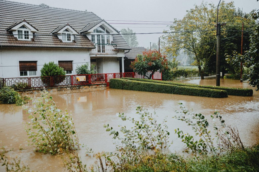 inondation maison, catastrophe naturelle expertise en batiment